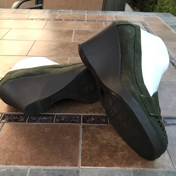 American Eagle Olive Green Wedge Shoes - Picture 6 of 8